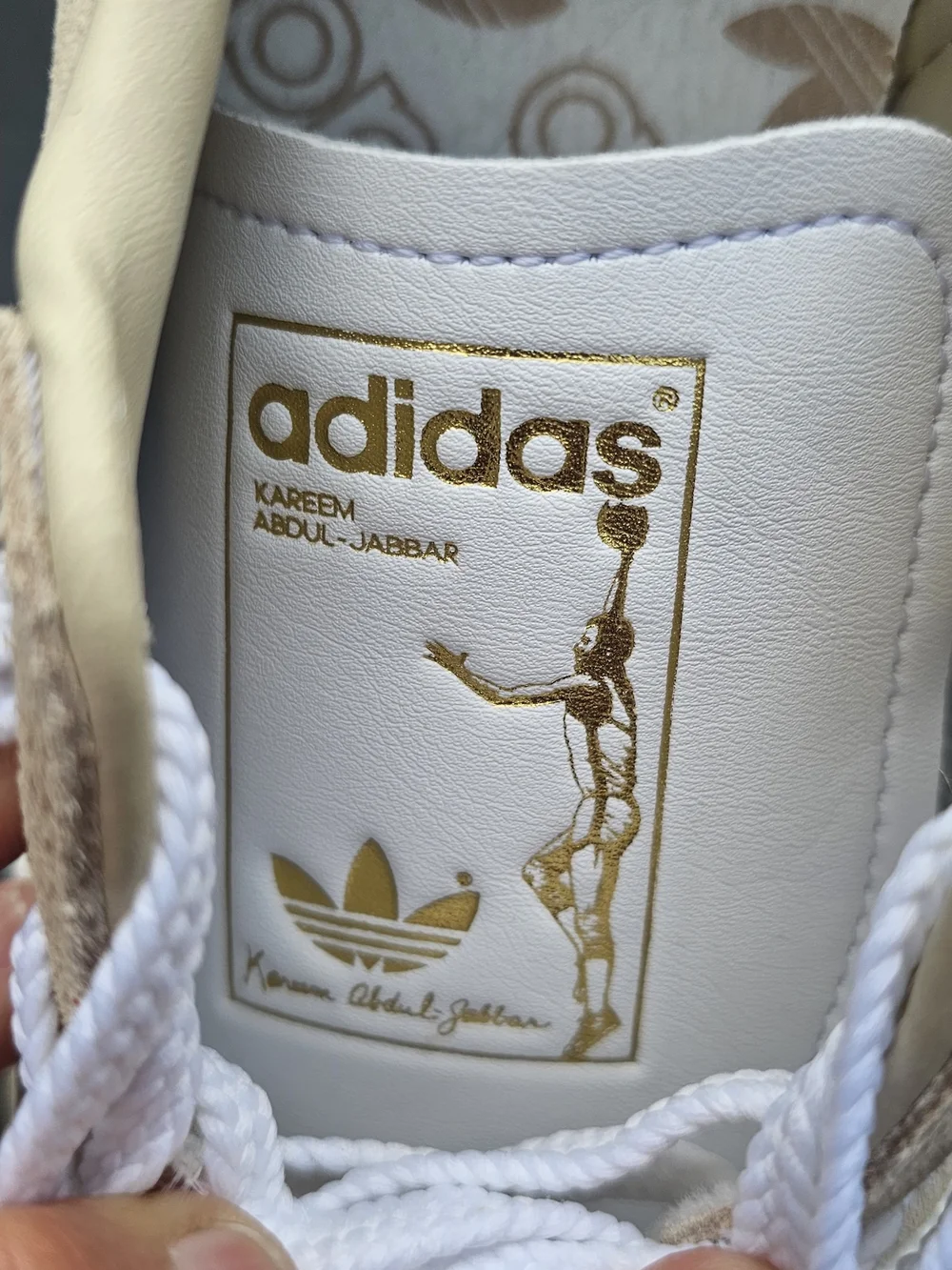 Adidas Jabbar Low Womens (Kareem Abdul-Jabbar signature   Beige Suede Sneakers
